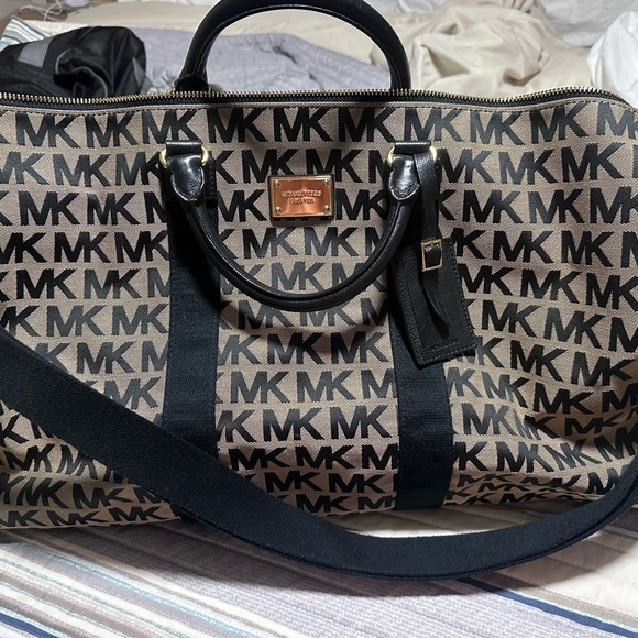 Michael Kors Black and Tan Duffel Bag with Signature Style - Picture 1 of 8
